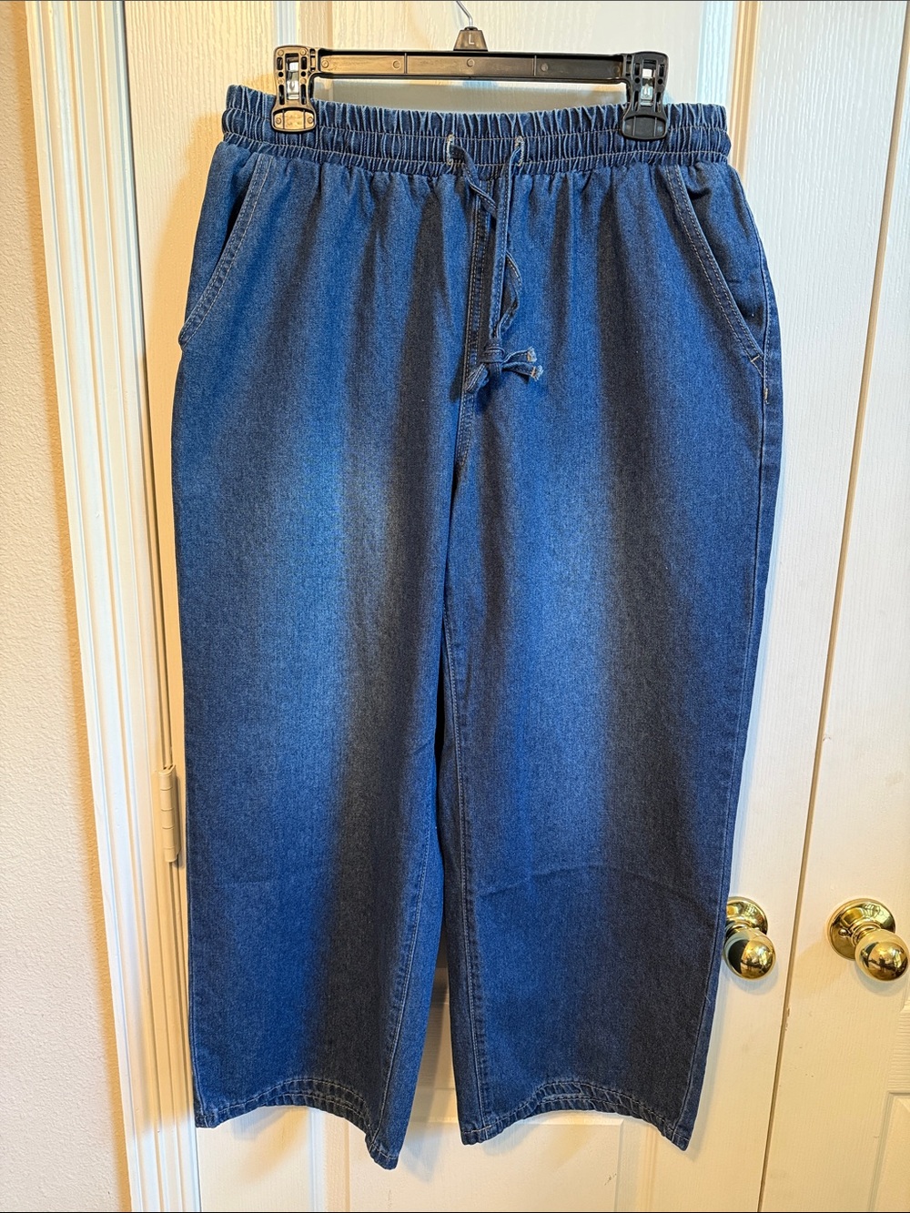 Women's Elastic-Waist Cropped Jeans in Dark Blue
